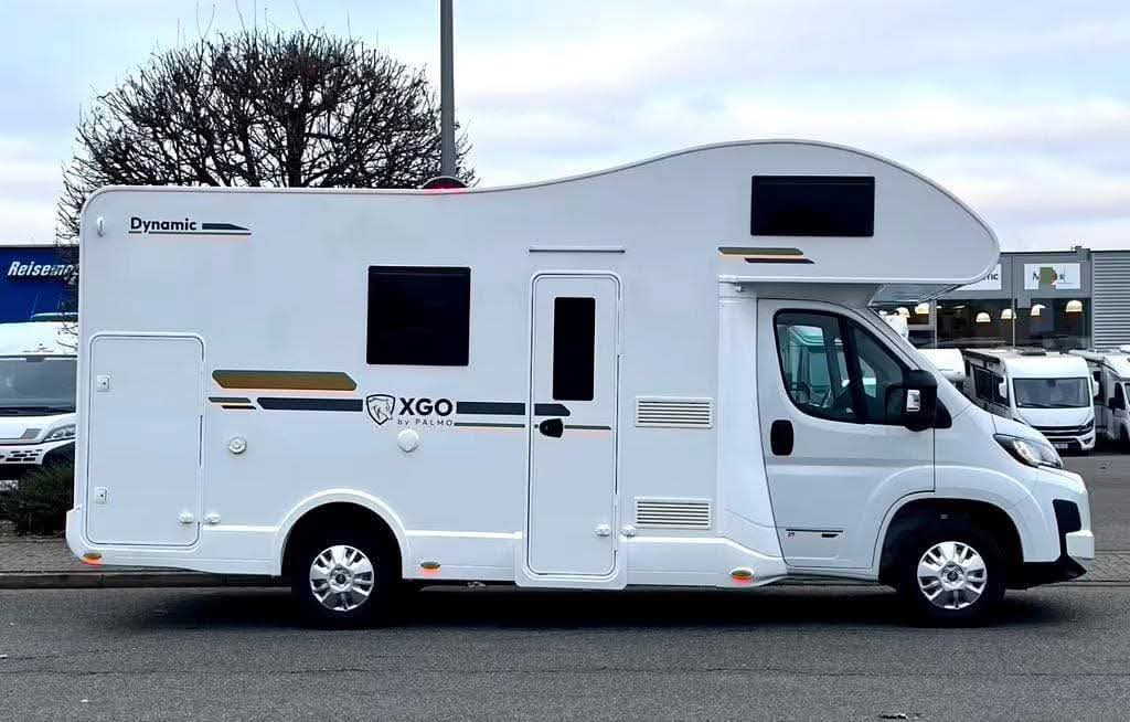Camping Car BURSTNER ELEGANCE I 800 thumbnail 2