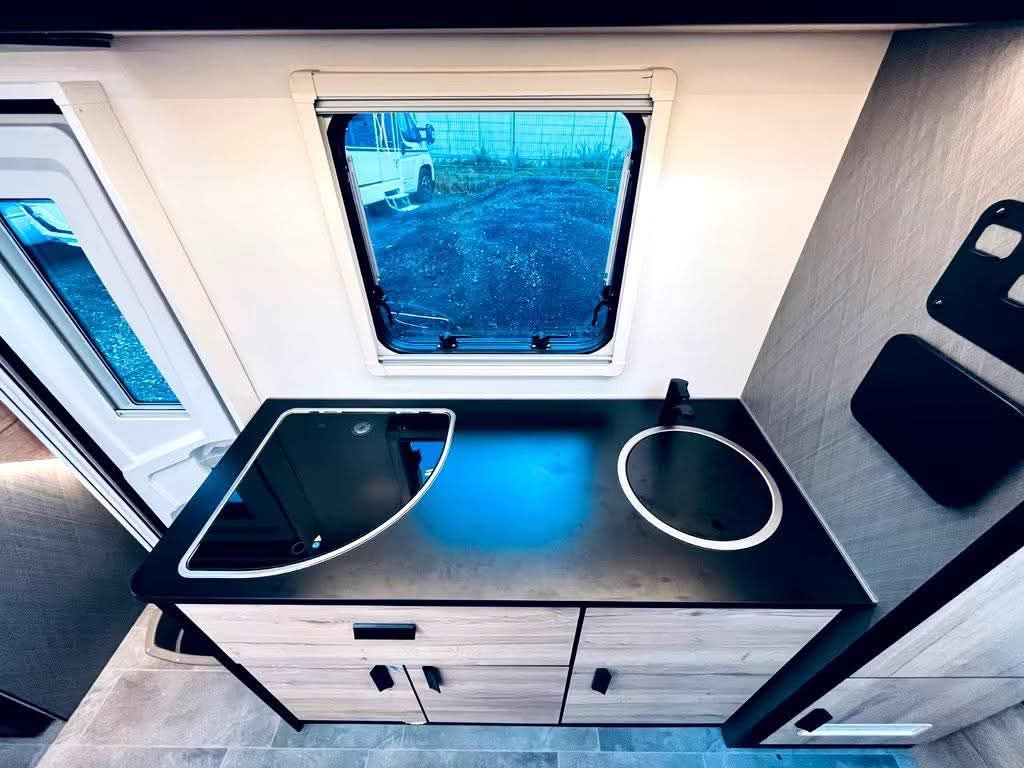 Camping Car BURSTNER ELEGANCE I 800 thumbnail 8